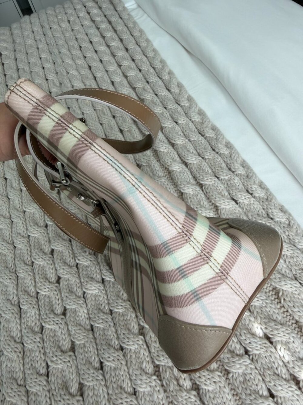 Burberry Pink Nova Check Medium Tote Bag - Picture 5 of 11